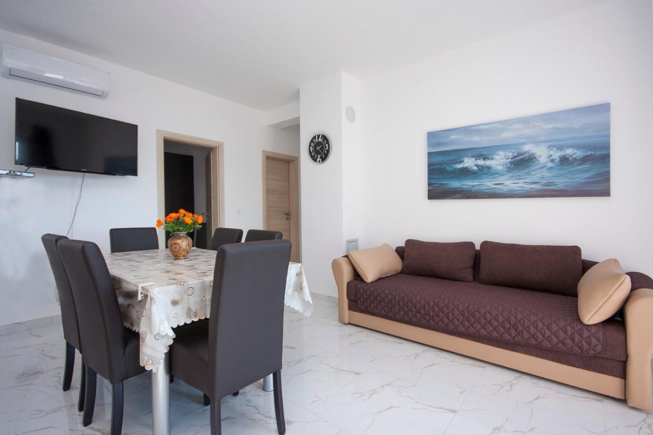 Apartments Osti 로고즈니차 외부 사진