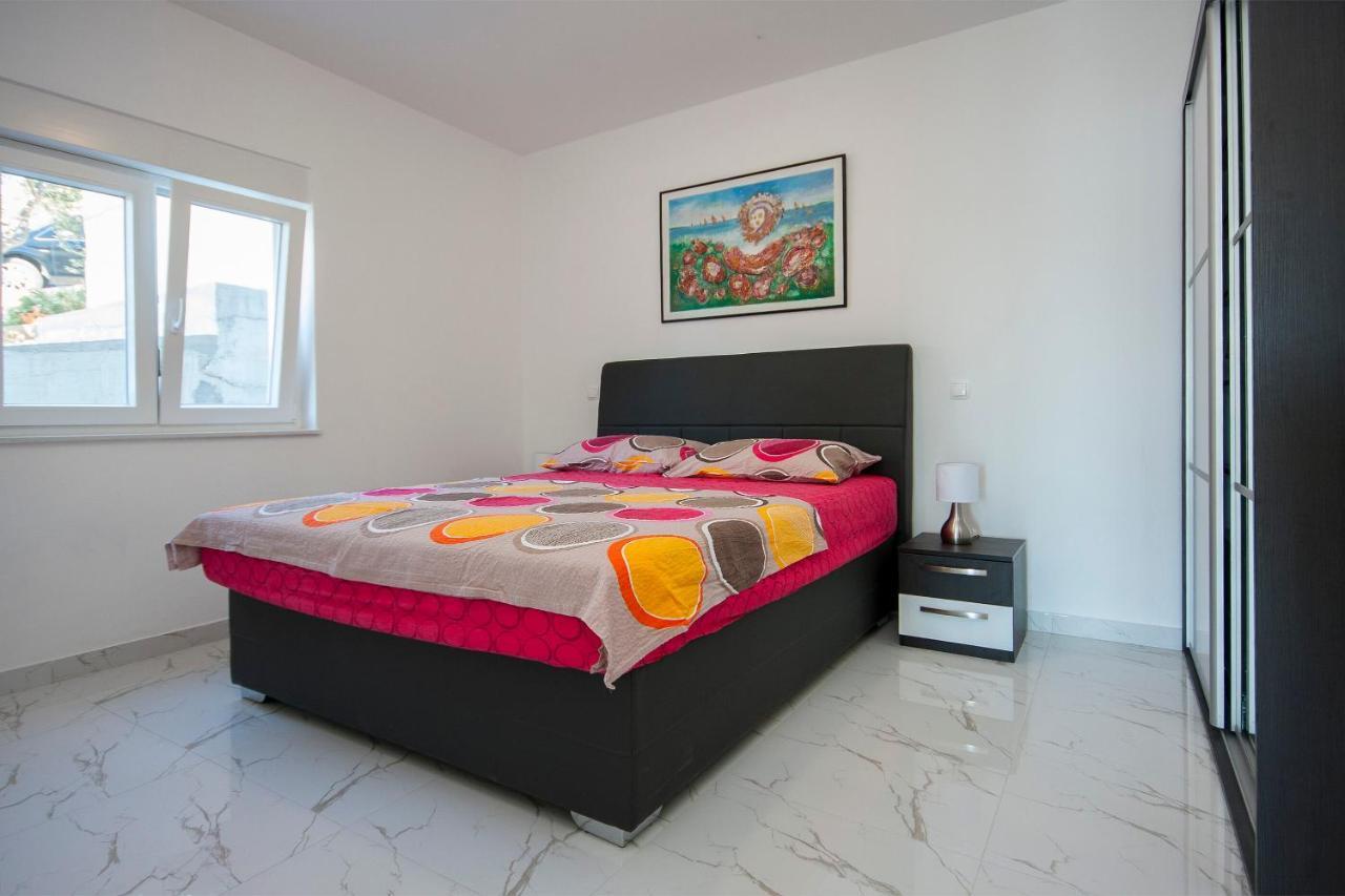 Apartments Osti 로고즈니차 외부 사진