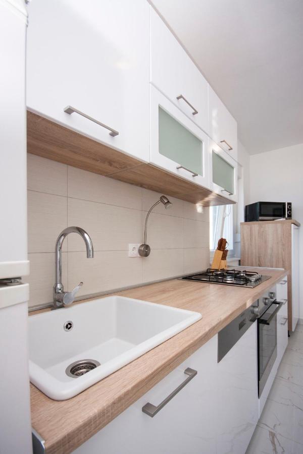 Apartments Osti 로고즈니차 외부 사진