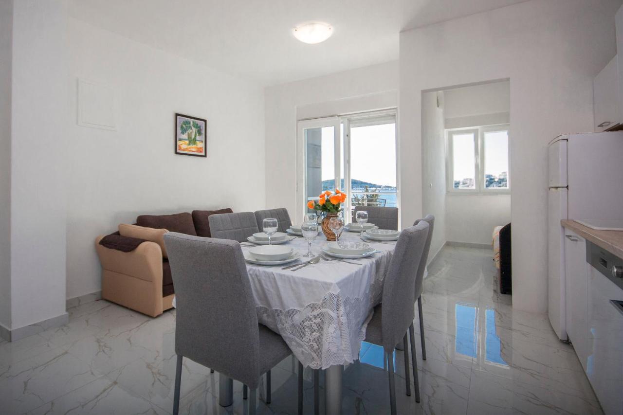 Apartments Osti 로고즈니차 외부 사진