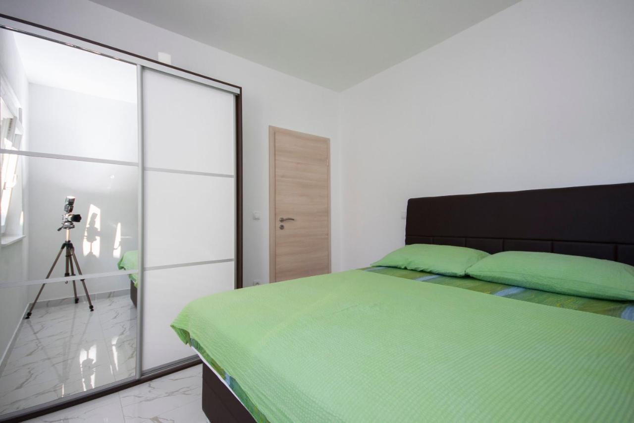 Apartments Osti 로고즈니차 외부 사진